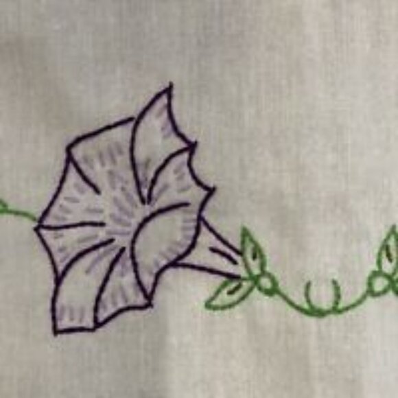 82 X 49 White Embroidered Tablecloth Hummingbirds Butterflies Flowers Purple - Picture 7 of 11